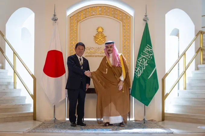 السعودية تؤكد على ضرورة تأمين الملاحة في هرمز وباب المندب والحلول السلمية
