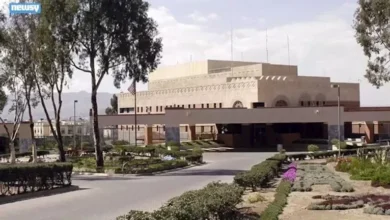 السفارة الأمريكية في اليمن: هجمات الحوثيين على القوات الحكومية تُظهر الإرهاب