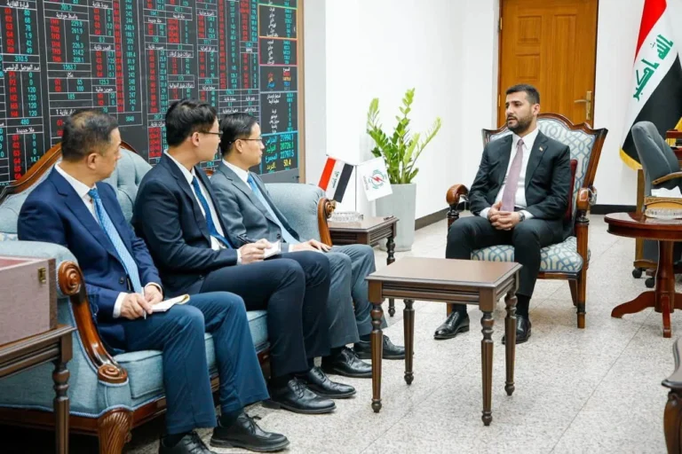 العراق يتفاوض مع الصين لإنشاء محطات توليد طاقة بخارية وشمسية
