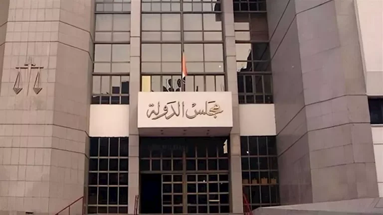 القضاء الإداري يبدأ النظر في دعوى تسليم مقتنيات أحمد زكي ونجله إلى الوريث الشرعي 1 القضاء الإداري يبدأ النظر في دعوى تسليم مقتنيات أحمد زكي ونجله إلى الوريث الشرعي