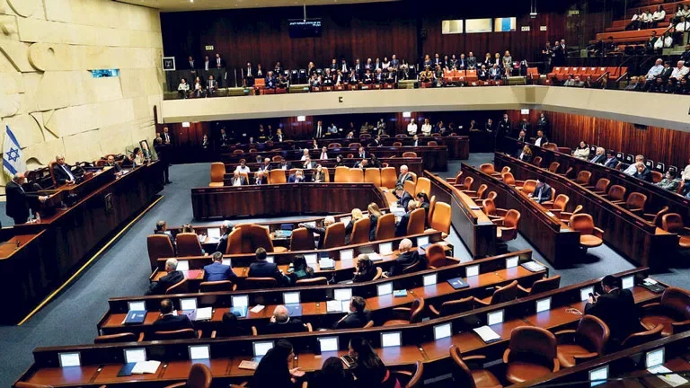 الكنيست يوافق على تمديد استدعاء 240 ألف جندي احتياط حتى نهاية سبتمبر 1 الكنيست يوافق على تمديد استدعاء 240 ألف جندي احتياط حتى نهاية سبتمبر