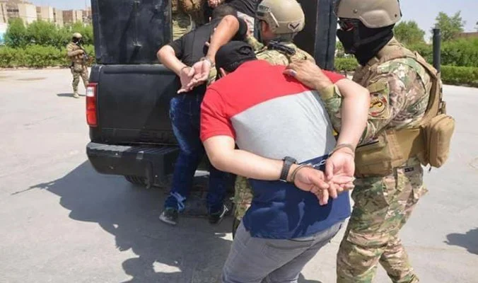 النزاهة تضبط متهماً بانتحال صفة ضابط في وزارة الداخلية العراقية