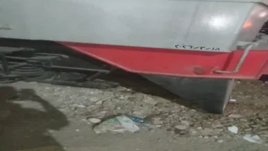 انحراف جرار قطار بضائع عن القضبان في إمبابة ووجود مأمور القسم في موقع الحادث 2 انحراف جرار قطار بضائع عن القضبان في إمبابة ووجود مأمور القسم في موقع الحادث