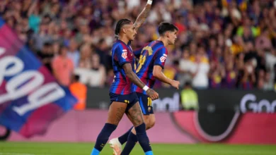 بالفيديو.. حكم مباراة برشلونة وبيلباو يُشيد بشارب رافينيا!