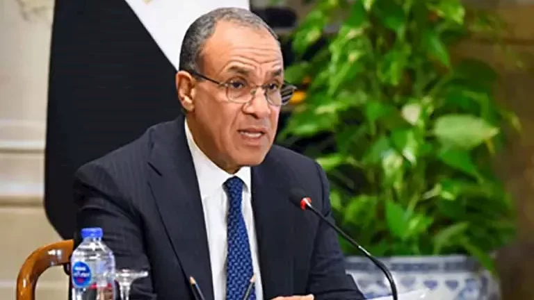 بدر عبد العاطي يناقش مع رئيس وزراء قطر جهود التهدئة في المنطقة