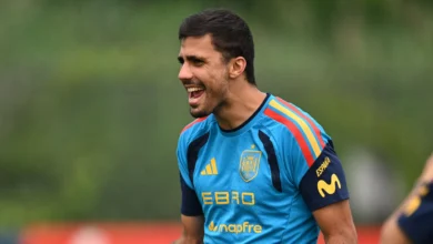 برشلونة في سباق مع الزمن.. هل يتمكن من حسم صفقة رودري في الوقت المحدد؟ 2 برشلونة في سباق مع الزمن.. هل يتمكن من حسم صفقة رودري في الوقت المحدد؟