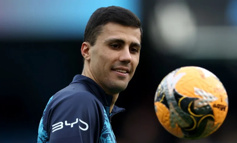 "برشلونة يفتح الطريق لريال مدريد نحو رودري لثلاثة أسباب"