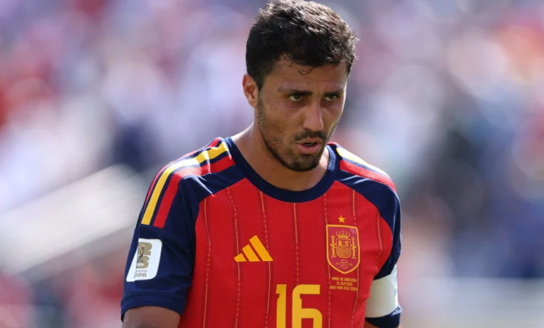 برشلونة يكشف عن عرض جديد لرودري ومانشستر سيتي يوضح موقفه