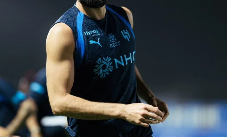 بنزيما يكشف عن موقفه النهائي من مستقبله مع الهلال (فيديو)