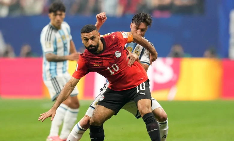 تغير وجهة محمد صلاح في اللحظات الأخيرة بعد استلام وكيله للعقود