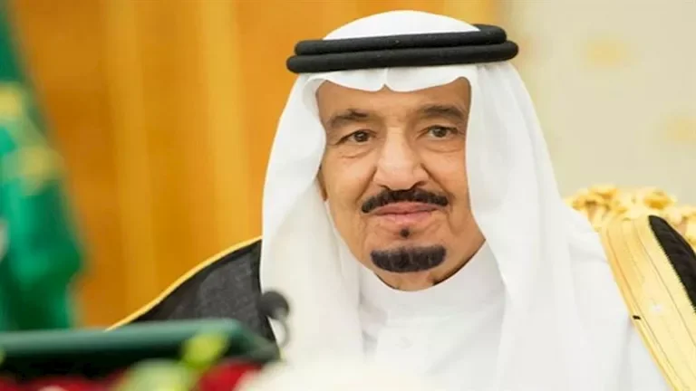 خادم الحرمين الشريفين يعيد تشكيل مجلس الوزراء السعودي بقيادة ولي العهد