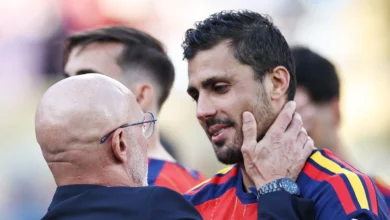 دي لا فوينتي يثير الجدل بتصريحات مفاجئة عن رودري وكوكوريلا