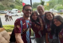 روجينا وأشرف زكي وأحمد زاهر يشجعون محمد صلاح في مدرجات طرابزون