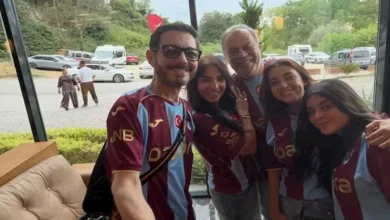 روجينا وأشرف زكي وأحمد زاهر يشجعون محمد صلاح في مدرجات طرابزون