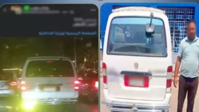 سائق ميكروباص في بني سويف يعرض قائدي السيارات للخطر باستخدام كشاف خلفي