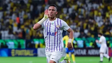 سفيان رحيمي يتوج بجائزة أفضل لاعب في الدوري الإماراتي متفوقًا على ربيعة