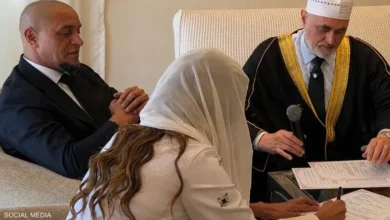 شائعات إسلام روبرتو كارلوس تحت الأضواء.. زوجته المغربية تروي القصة كاملة 2 شائعات إسلام روبرتو كارلوس تحت الأضواء.. زوجته المغربية تروي القصة كاملة