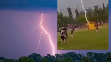 صاعقة تودي بحياة لاعب شاب أمام أعين الجماهير في الملعب (فيديو)