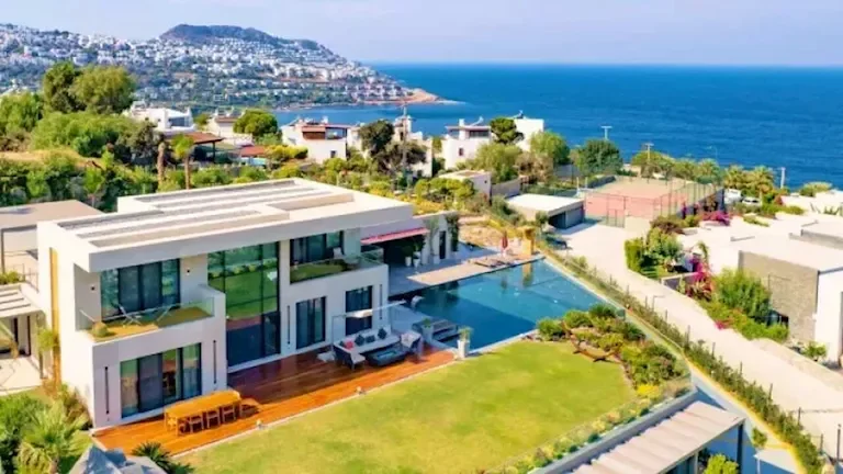 صلاح يقيم في قصره بتركيا بعد شرائه بـ10 ملايين دولار العام الماضي 1 صلاح يقيم في قصره بتركيا بعد شرائه بـ10 ملايين دولار العام الماضي