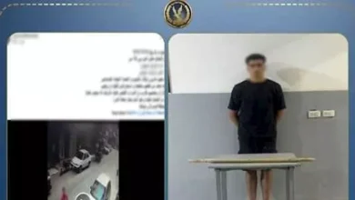 طالب يعتدي على شاب بالعصا أمام محل عمله في دمياط بسبب المزاح | فيديو 2 طالب يعتدي على شاب بالعصا أمام محل عمله في دمياط بسبب المزاح | فيديو