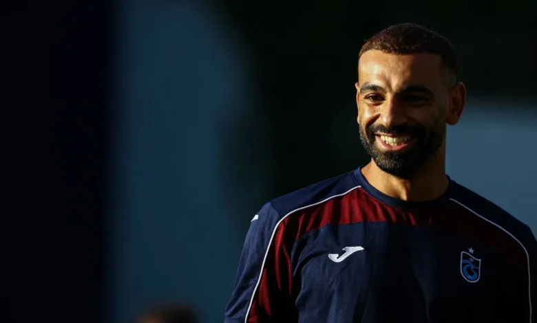 طرابزون سبور "يُفاجئ" محمد صلاح أثناء التدريبات