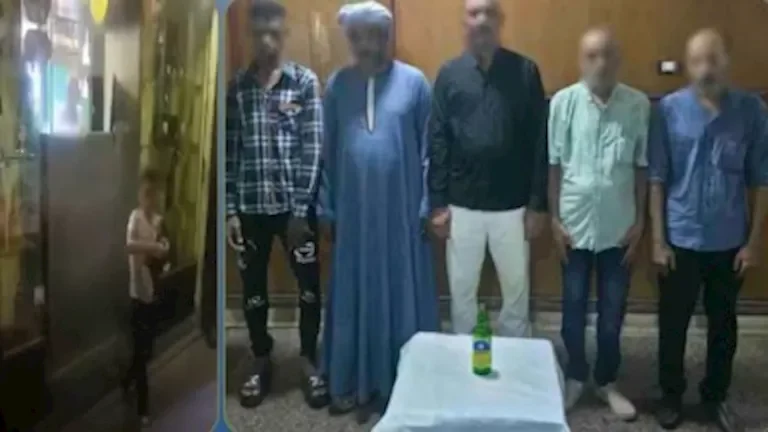 طفل يشتري زجاجة خمور في الأقصر ويكشف فيديو عن مفاجأة غير متوقعة