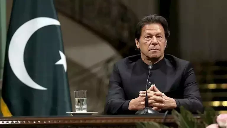 عمران خان: هل يسعى رئيس الوزراء الباكستاني السابق للتسوية؟