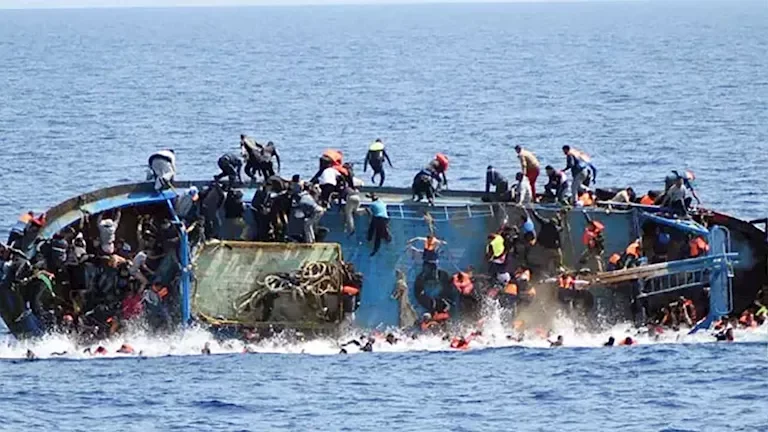 غرق مركب مهاجرين قبالة تونس: فقدان 13 شخصًا وإنقاذ ناجين 1 غرق مركب مهاجرين قبالة تونس: فقدان 13 شخصًا وإنقاذ ناجين