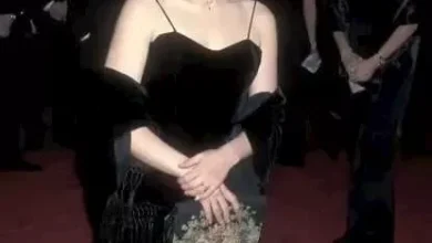 فنانة شهيرة تروي تفاصيل علاقة غير مشروعة مع فتاة في مراهقتها