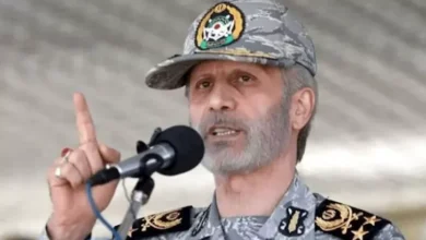 قائد الجيش الإيراني: مضيق هرمز "هبة من الله" ولن يتغير وضعه الراهن
