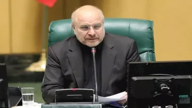 قاليباف: وزير الخزانة الأمريكي ينفي نقل 130 مليون برميل نفط عبر هرمز