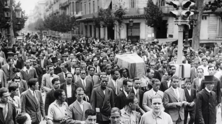 قصة انتحار خوان جامبر مؤسس برشلونة: لاعبوه يحملون نعشه
