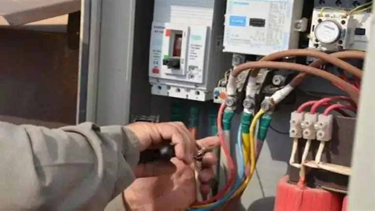 كشف ملابسات سرقة الكهرباء في محافظة الشرقية