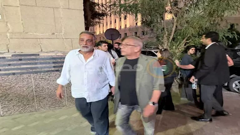 ليلى علوي ويسري نصر الله في عزاء ماريان خوري لزوجها