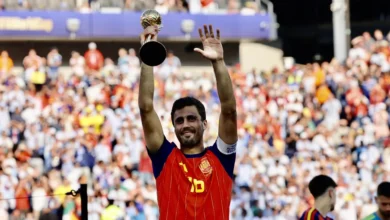 مانشستر سيتي يحدد موقفه من عرض برشلونة للتعاقد مع رودري