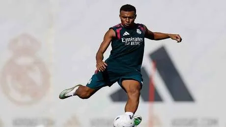 مبابي يواجه فرصة لصياغة تاريخ جديد مع ريال مدريد