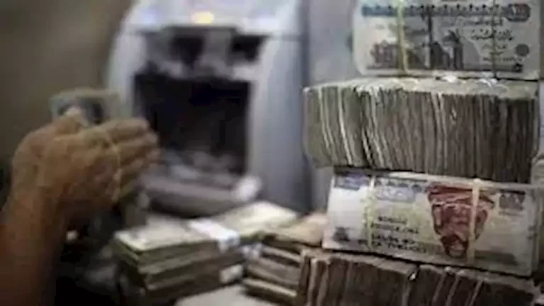 متهم يغسل 55 مليون جنيه عبر تجارة السلاح والعقارات والسيارات في العراق