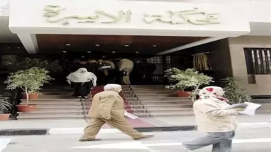 محمد يتقدم بطلب الطلاق من زوجته أمام محكمة الأسرة بسبب خيانتها وادعاء نومه بأقراص في غرفة الأطفال