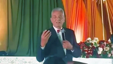 محمود حميدة يكشف تفاصيل عن عريس ابنته قبل عقد القران - فيديو