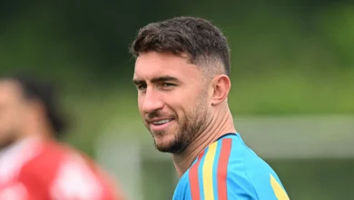 مدرب إسبانيا السابق يفاجئ برشلونة بتصريحات حول لابورت