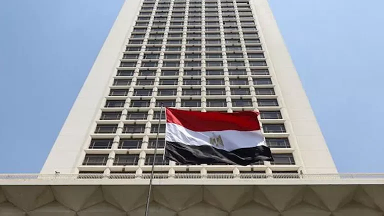 مصر تعبر عن إدانتها للغارات الإسرائيلية على مطار أبو الظهور في سوريا