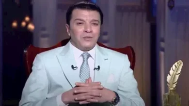 مصطفى كامل: اعتذار محمد رمضان بعد خلع ملابسه في حفل الساحل "التيشيرت كان عرقان"
