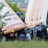 مقتل 22 شخصًا بينهم 17 جنديًا في تصادم حافلتين بالنيجر