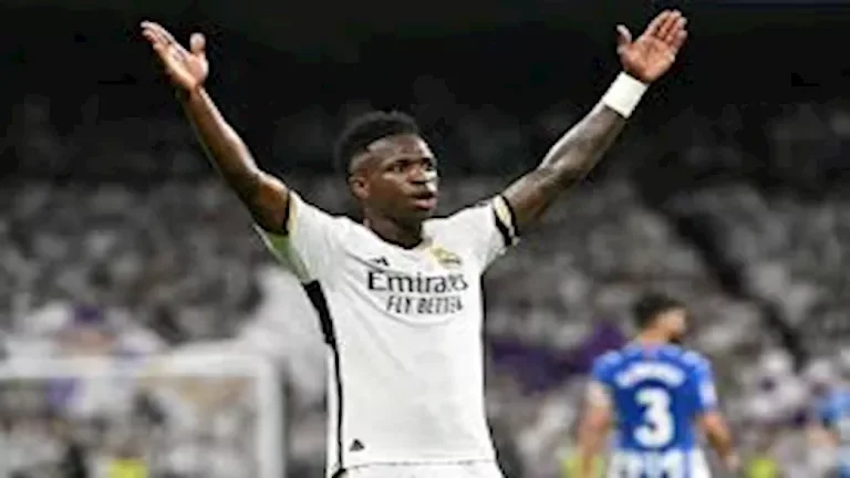 مورينيو يتحدث عن تجديد عقد فينيسيوس مع ريال مدريد: "مصدر سعادة"
