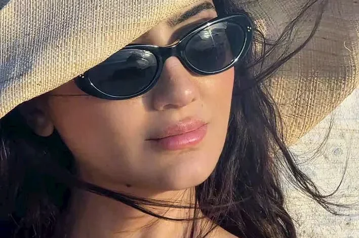 مي عمر تتألق في أحدث ظهور لها خلال إجازة الصيف - صورة جديدة