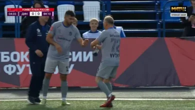 نائب روسي بعمر 72 عاماً يحمل شارة القيادة يدخل تاريخ كأس روسيا