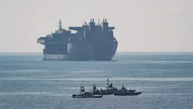 ناقلتان تحملان النفط السعودي تعبران باب المندب رغم حصار الحوثيين 2 ناقلتان تحملان النفط السعودي تعبران باب المندب رغم حصار الحوثيين