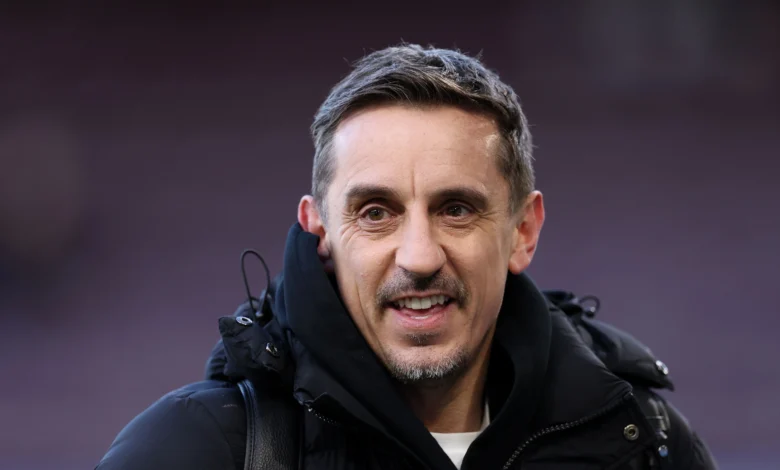نيفيل يوجه تحذيراً صارماً لثنائي ليفربول: لقد بلغ السيل الزبى