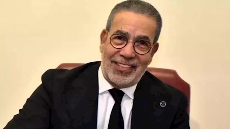 هل يواصل مدحت العدل تقديم المسرحيات الموسيقية عن الرموز الفنية بعد "حليم"؟