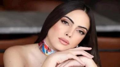 وئام مجدي تتألق بفستان فضي أنيق في إطلالة ساحرة